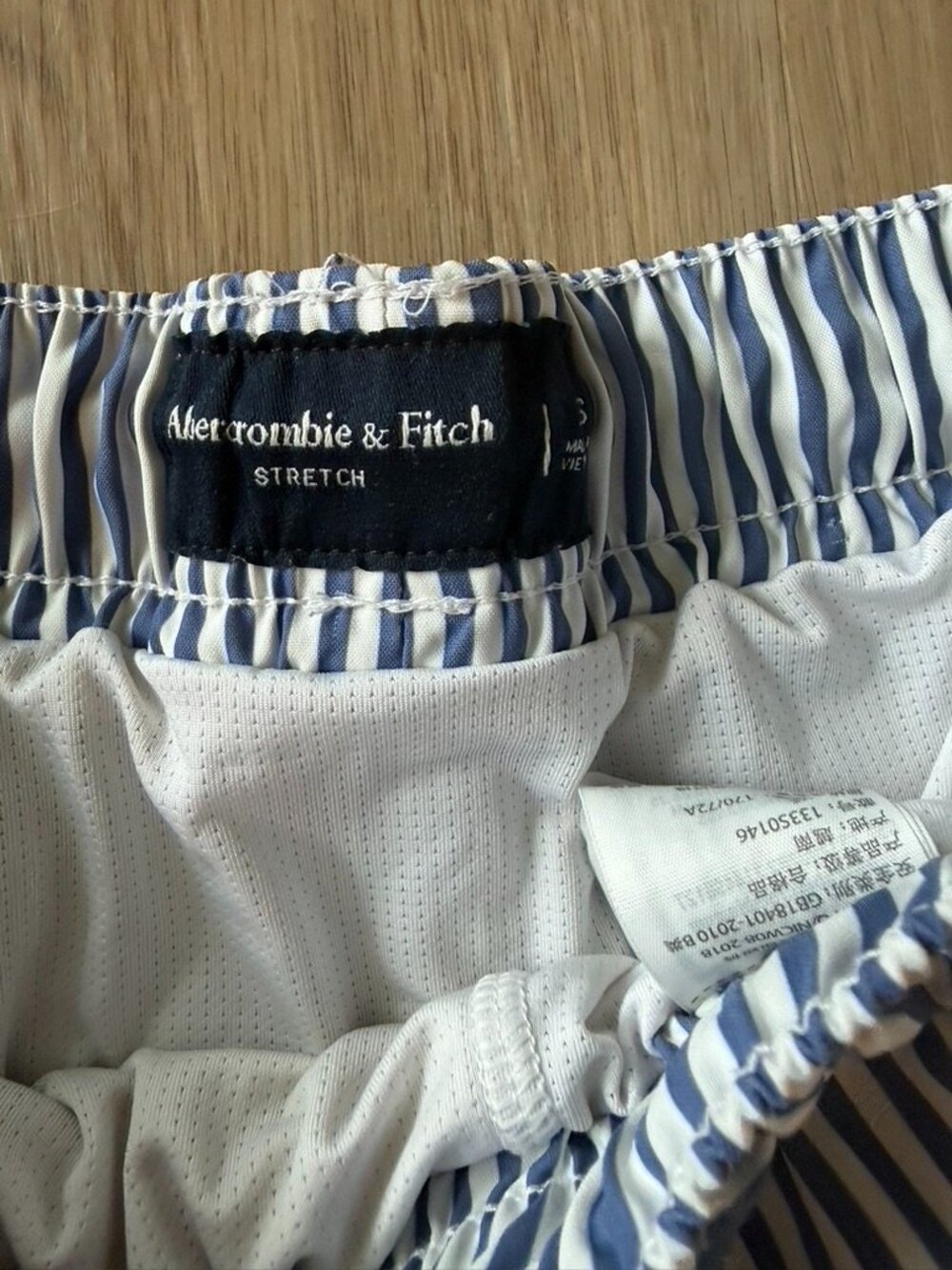 Abercrombie & fitch men’s XS seersucker blue and white striped swim trunk shorts - Picture 6 of 7